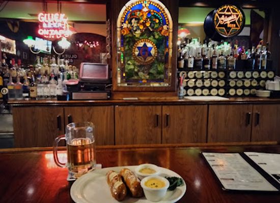 minnesota/central-minnesota/bar/gluek-s-restaurant-bar