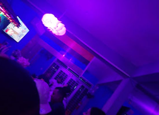 puerto-rico/sierra-de-luquillo/bar/droopy-s-sport-bar