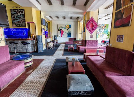 madagascar/analanjirofo/bar/le-point-d-exclamation-lounge-bar