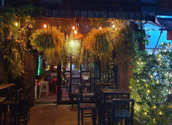 laos/vientiane/chanthabouly/bar/ccc-bar-club-vientiane