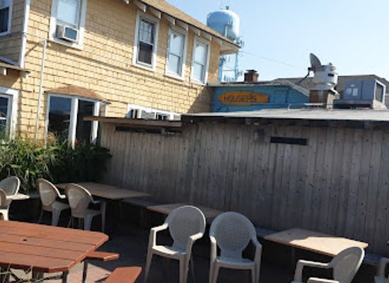 new-york/fire-island/bar/housers-bar