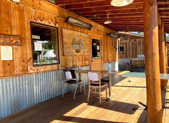 washington/the-methow-valley/bar/east-20-pizza
