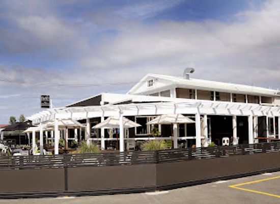 new-zealand/manawatu-wanganui/bar/caroline-s-boatshed-bar-and-eatery