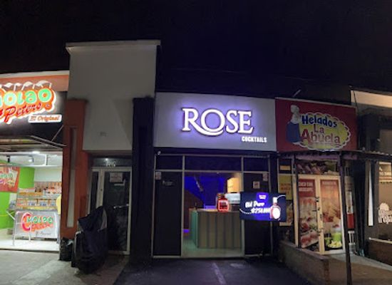 colombia/coffee-axis/bar/rose-cocktails