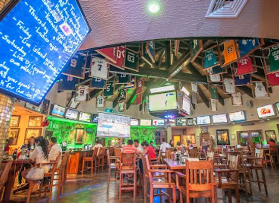 honduras/bay-islands/bar/herby-s-sports-bar-grill