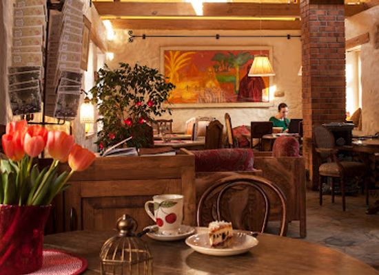 estonia/haapsalu/bar/muuriaare-cafe