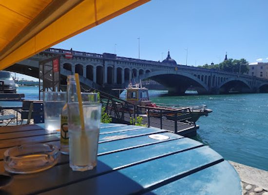 france/rhone-alpes/bar/la-passagere