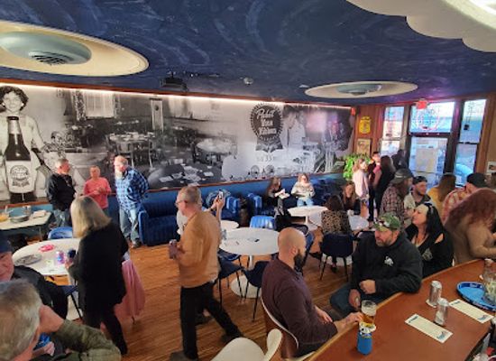 illinois/peoria/bar/the-33-room