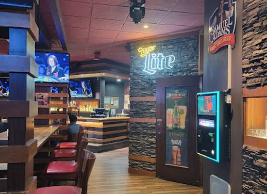 canada/pembina-valley/bar/hat-tricks-sports-bar-and-grill