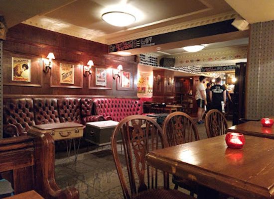 united-kingdom/edinburgh/bar/hoot-the-redeemer