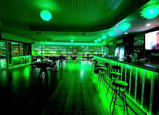 trinidad-and-tobago/buccoo-reef/bar/big-dawg-sports-bar-lounge