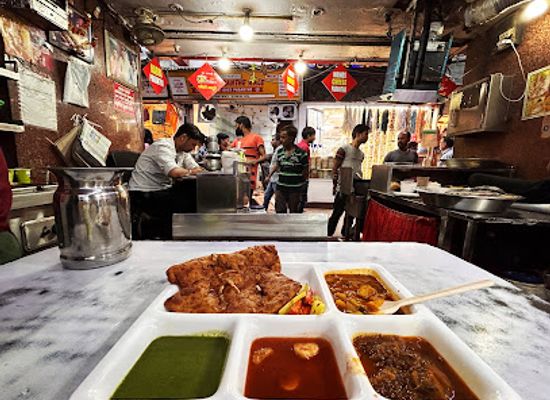 india/delhi/chandni-chowk/bar/paranthe-wali-gali
