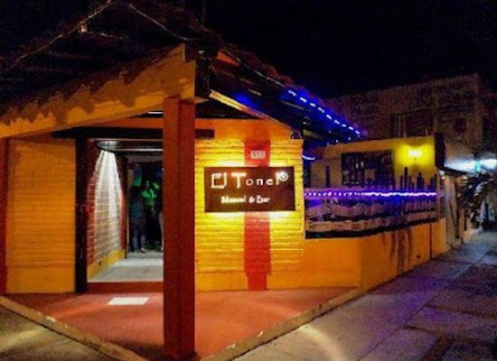 mexico/huatulco/bar/the-barrel