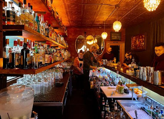 washington/the-selkirk-mountains/bar/stampede-cocktail-club