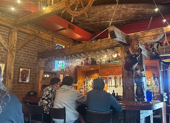minnesota/gunflint-trail/bar/the-raven