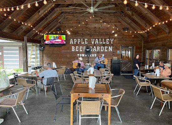 tennessee/cades-cove/bar/apple-valley-mountain-village-cafe