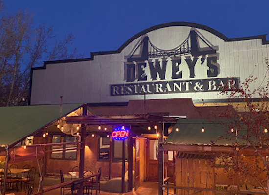 utah/arches-national-park/bar/dewey-s-restaurant-and-bar