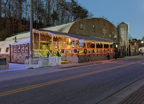north-carolina/great-smoky-mountains/bar/cj-s-grille