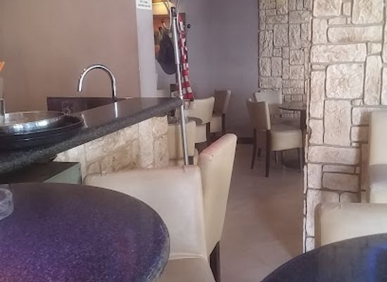 croatia/split/bacvice/bar/foxy-caffe-bar