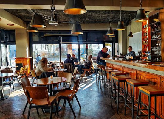 iceland/the-highlands/bar/skuli-craft-bar