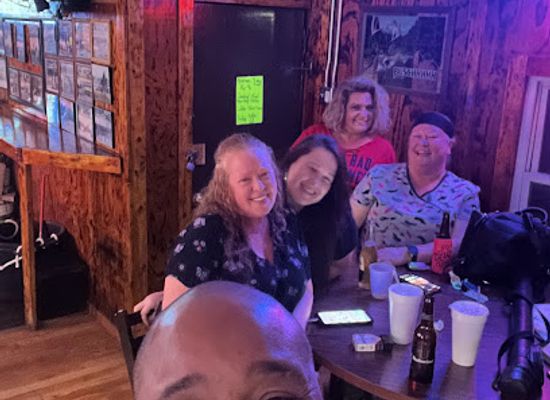 illinois/cahokia-mounds-state-historic-site/bar/trackside-bar-grill