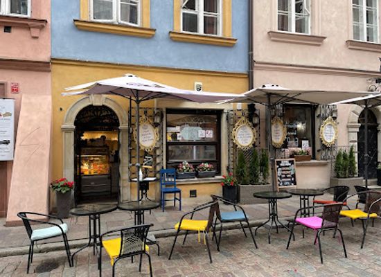 poland/warsaw/old-town/bar/shabby-coffee-wine-books