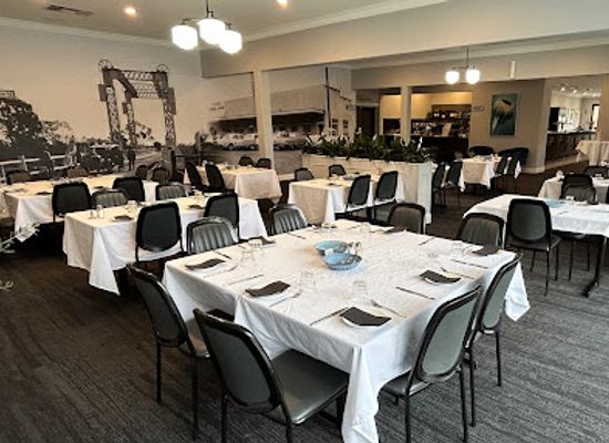 australia/murray-region/bar/country-club-hotel-tooleybuc