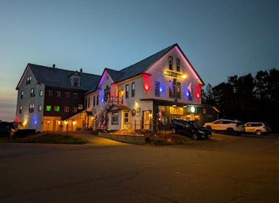 maine/aroostook-county/bar/island-falls-opera-house-llc-inn-lounge