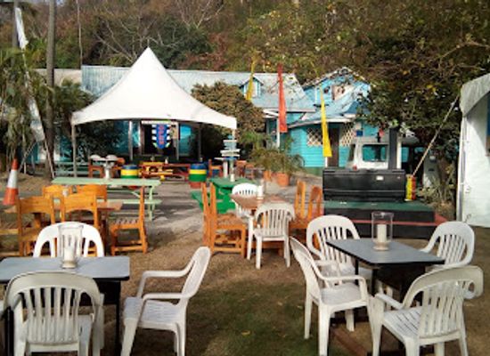 saint-vincent-and-the-grenadines/saint-patrick/bar/basil-s-bar