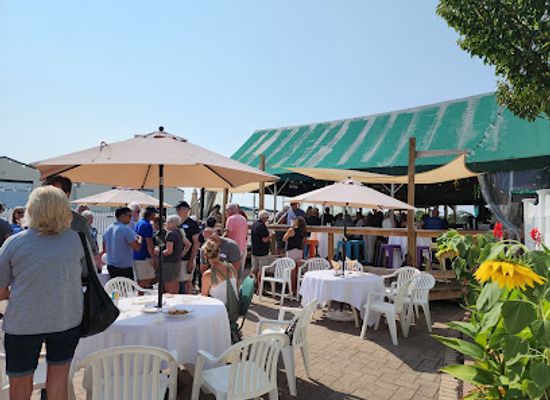 new-york/long-island/bar/the-tiki-bar-at-sunset-harbour