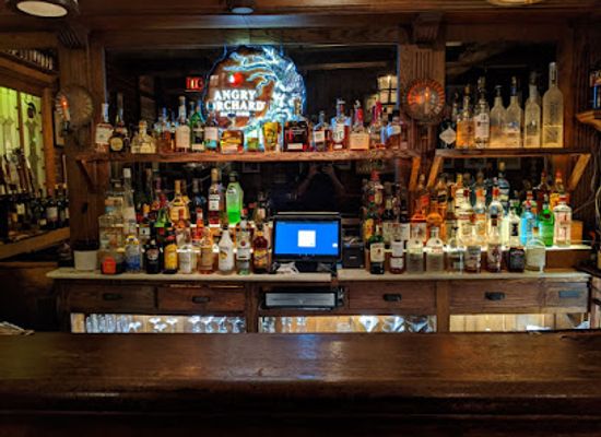pennsylvania/happy-valley/bar/adam-s-apple