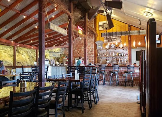 missouri/southwest-missouri/bar/undercliff-grill-bar