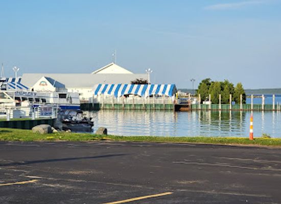 michigan/upper-peninsula/bar/the-driftwood-motel-restaurant-sports-bar