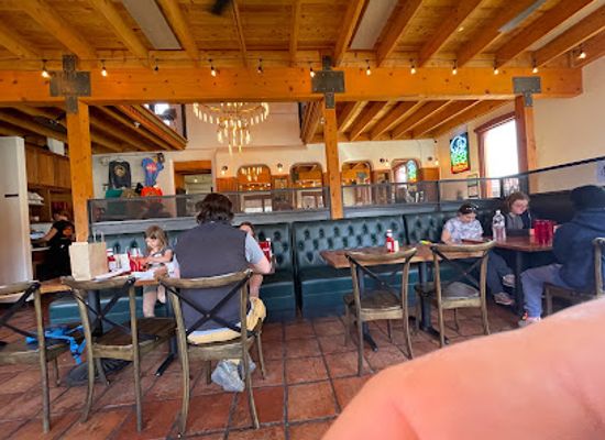 utah/arches-national-park/bar/trailhead-public-house-and-eatery