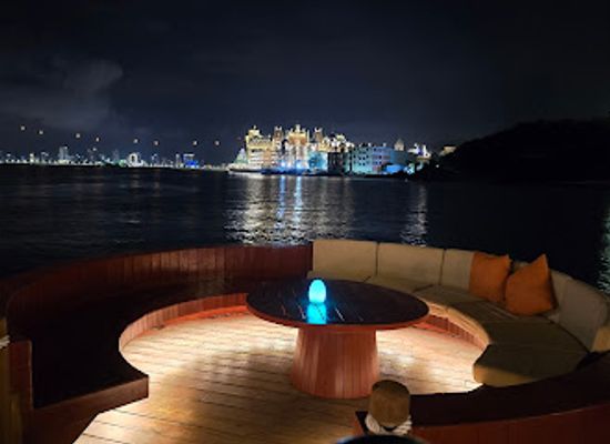 vietnam/nha-trang/bar/wave-bar