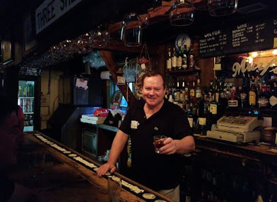new-york/the-hamptons/bar/murf-s-backstreet-tavern