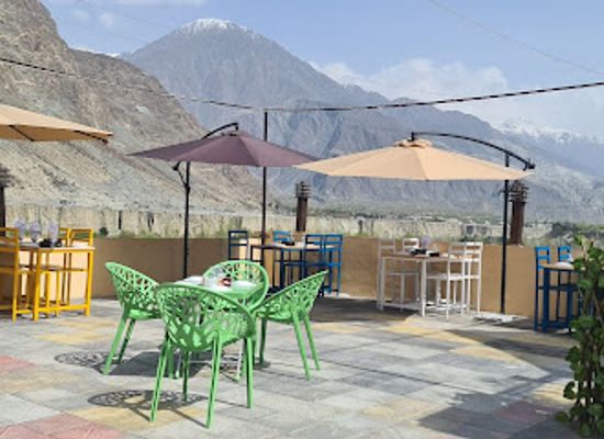 pakistan/gilgit/bar/dawat-restaurant