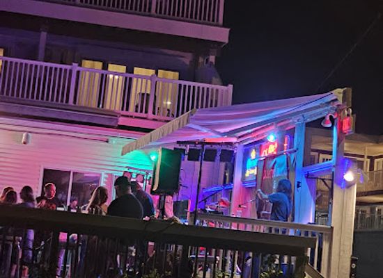 maine/old-orchard-beach/bar/brunswick-lounge