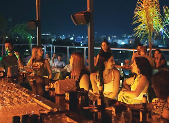 cyprus/larnaca/bar/memories-rooftop-bar