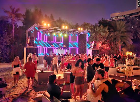 united-arab-emirates/rub-al-khali-empty-quarter/bar/barasti-beach