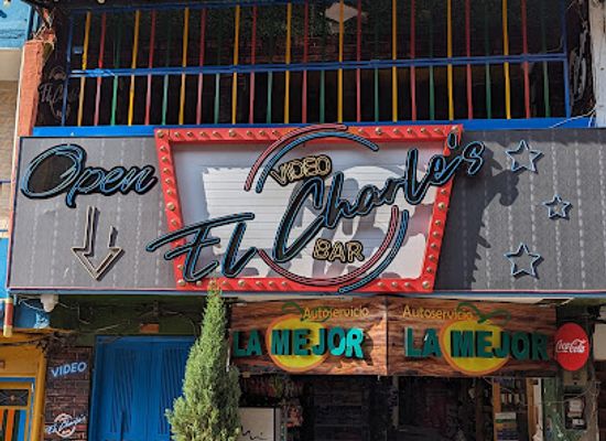 colombia/guatape/bar/charle-s-video-bar