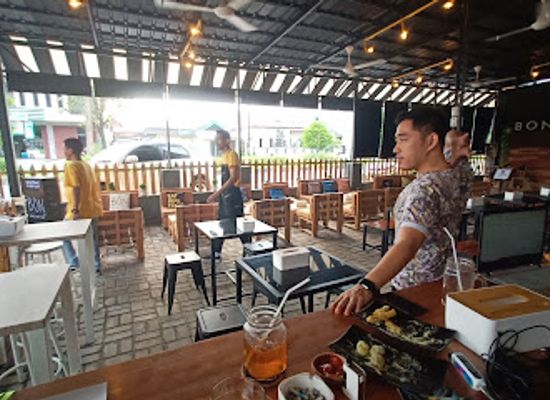 indonesia/central-kalimantan/bar/bon-cafe