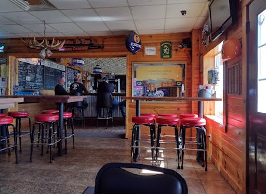 wisconsin/driftless-area/bar/wooden-nickel-saloon