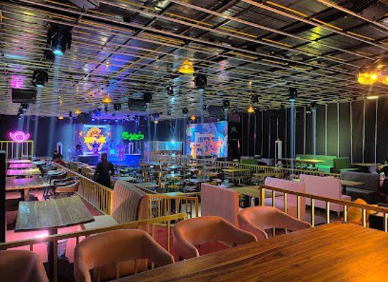 laos/phakse-province/bar/qq-restaurant-and-bar