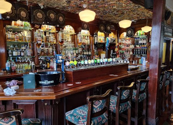 ireland/dublin/temple-bar/bar/the-ha-penny-bridge-inn