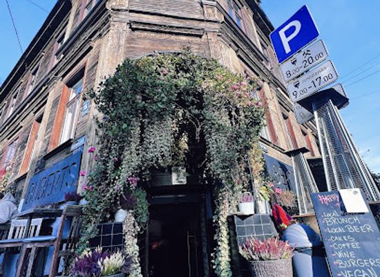 latvia/riga/art-nouveau-district/bar/buberts