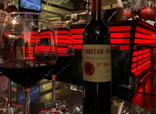 albania/tirana/skanderbeg-square/bar/bonaparte-wine-bar