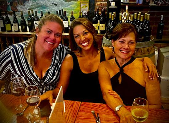 california/yosemite/bar/the-local-grape