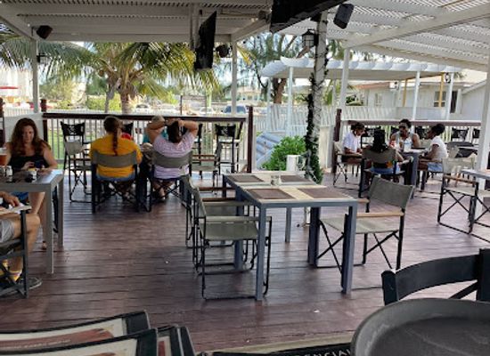 turks-and-caicos-islands/babalua-beach/bar/chalkies-sports-bar-and-grill