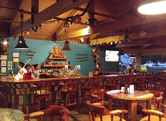 palau/sonsorol/bar/hungry-marlin-restaurant-bar-at-cove-resort-palau
